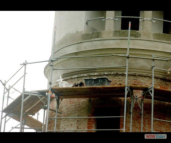 2000 - Turm erhält wieder Außengesims